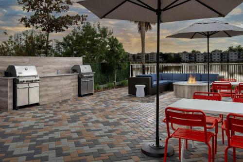 Home2 Suites by Hilton Miami Airport South Blue Lagoon - image 2