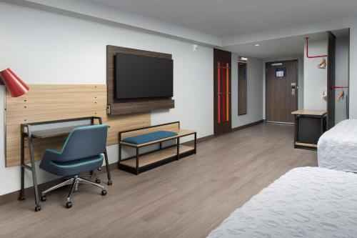 Tru by Hilton Miami Airport South Blue Lagoon - image 3