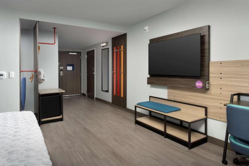 King Studio Suite - Non-Smoking image 2