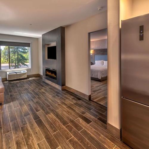 Super 8 by Wyndham South Lake Tahoe - image 14