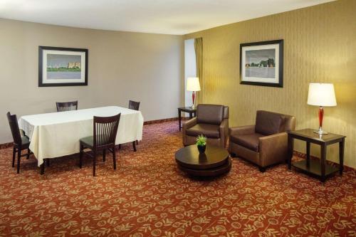 DoubleTree by Hilton Cherry Hill Philadelphia