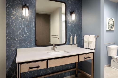 Embassy Suites By Hilton Bowling Green