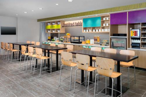 Food and beverages, Home2 Suites by Hilton Wildwood The Villages in Wildwood (FL)