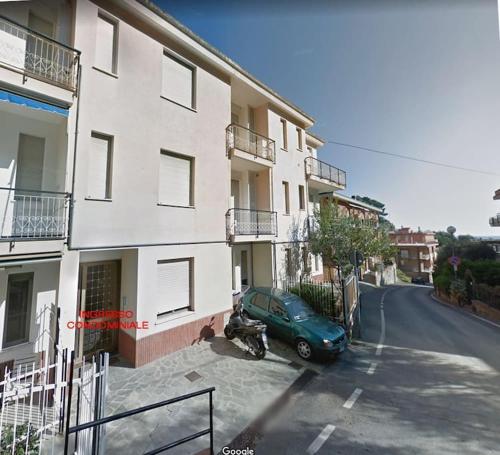  Monolocale n 1 vicino al centro con dehor in Laigueglia