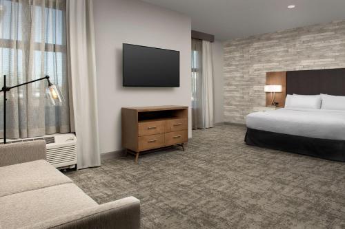 Homewood Suites by Hilton Louisville Airport - image 2