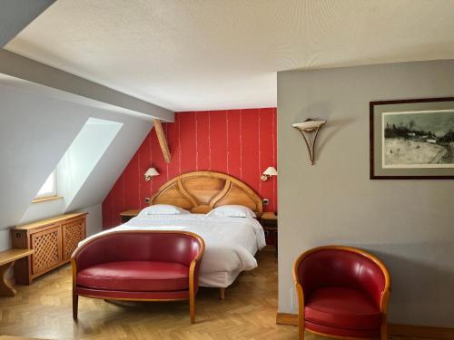 1 queen bed, 2 twin beds