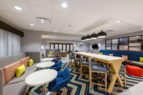 大堂, Hampton Inn by Hilton Kansas City Southeast in 南堪薩斯城