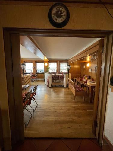 อาหารและเครื่องดื่ม, Hotel Garni Ratstube in บาด อัวราค