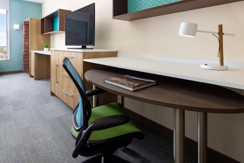 King Studio Suite image 7
