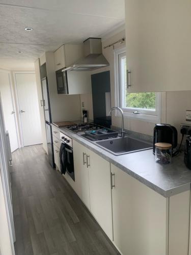 3 bedrooms, 6 beds