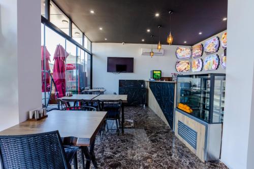 Acar Airport Hotel - image 10