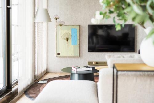 348 Suites Short Stay - image 4