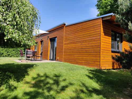 ทัศนียภาพภายนอกโรงแรม, Apartman pod lipou - samostatny objekt - carport in ยาโรเมอร์