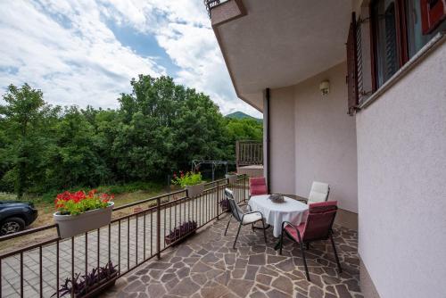 ระเบียง/ชานเรือน, Apartment Vanda in มิโฮติซิ