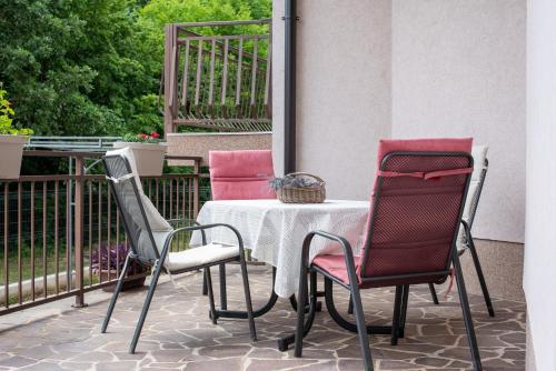 ระเบียง/ชานเรือน, Apartment Vanda in มิโฮติซิ