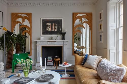 Entire designer Townhouse with luxury suites and rooms, located between The Royal Crescent and The Circus, Bath (photo 3)