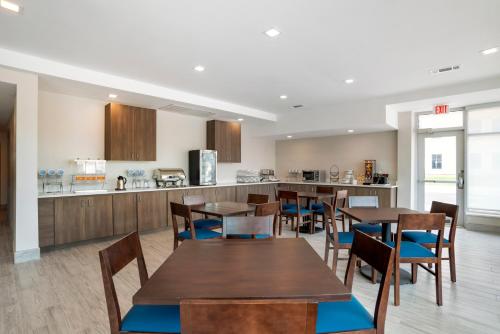 อาหารและเครื่องดื่ม, Comfort Inn & Suites Destin near Henderson Beach in เดสติน (FL)