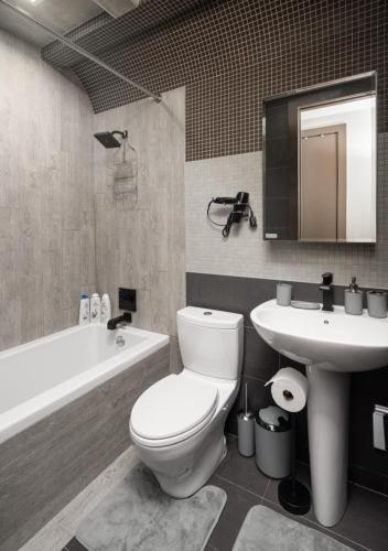 Modern Luxury 3BD and 2BA in the Heart of East Village, New York (photo 7)