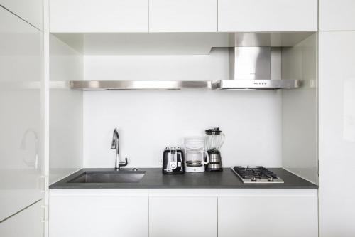 Perfectly located 2BD near Times Square with Gym, New York (Foto 6)