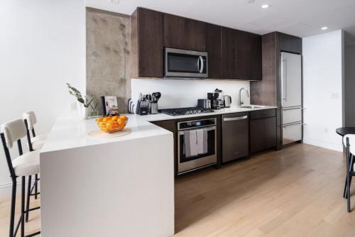 Stunning 2BD Penthouse in Chelsea w Washer and Dryer, New York (fotografie 4)