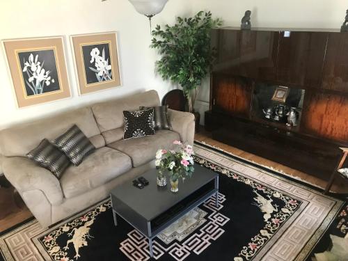 The Queen, A Victorian Bed & Breakfast in Bellefonte, USA