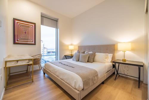 @ Marbella Lane - Luxury Beachside 2BR in Long Beach, USA