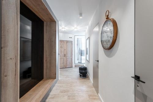 Luxury apartment with a balcony and a terrace, Praha (fotografie 6)
