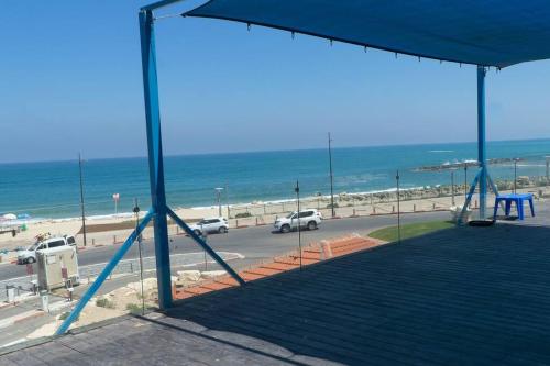 50 meters from the Sea, Ashkelon