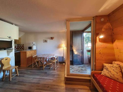 Studio 3 personnes, VARS LES CLAUX, Skis aux pieds - Apartment - Vars