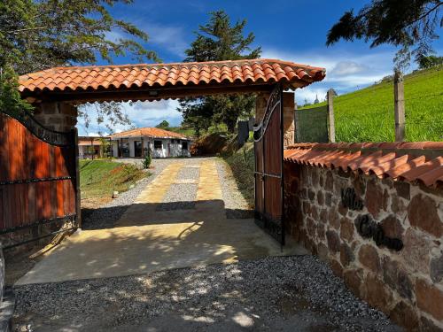 B&B La Fuente - FINCA VILLA CRISTINA - Bed and Breakfast La Fuente