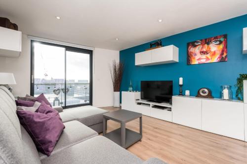 Host & Stay - The Baltic Penthouse with Balcony - Apartment - Liverpool