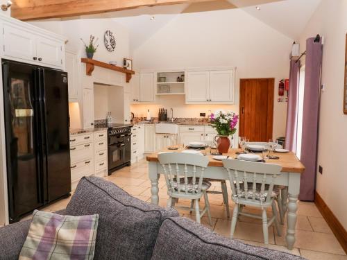 Mistal Cottage - image 5