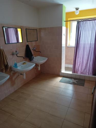 Badkamer, Turistika ubytovňa sivá brada (Turistika ubytovna siva brada) in Stary Smokovec