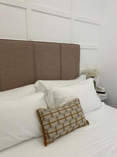 Deluxe Room image 3