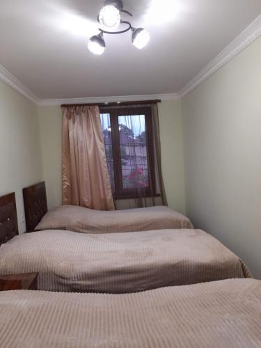 3 twin beds