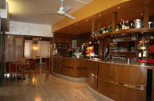 Lobby, Residence Miralago Rooms & Apartments in Manerba del Garda