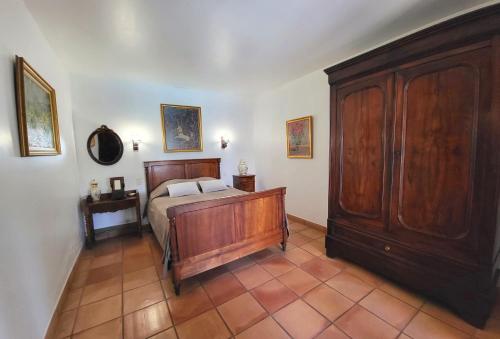 "La Massette du Cheval Blanc" Villa de caractère en pierre