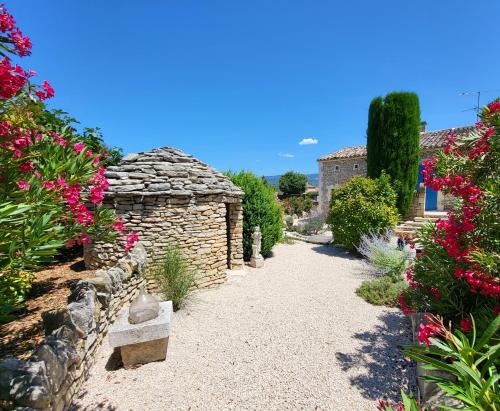 "La Massette du Cheval Blanc" Villa de caractère en pierre