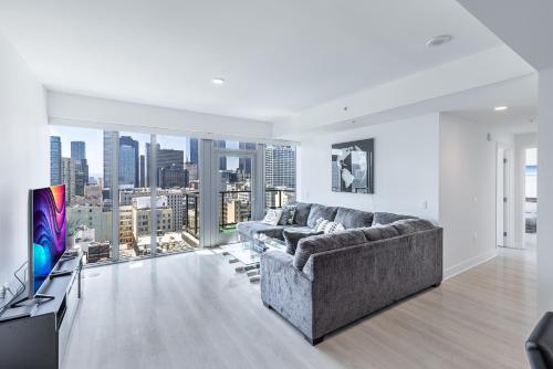 Top Floor 3 Bed 3 Bath Penthouse Living In Luxury, Los Angeles (photo 11)