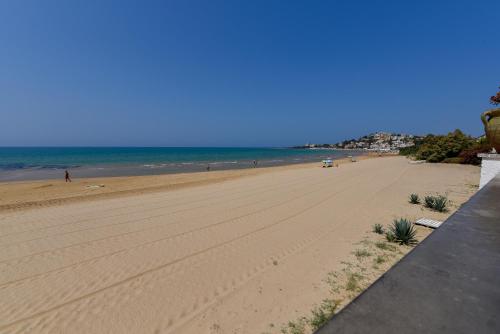 Le Sorelle Villa sul mare