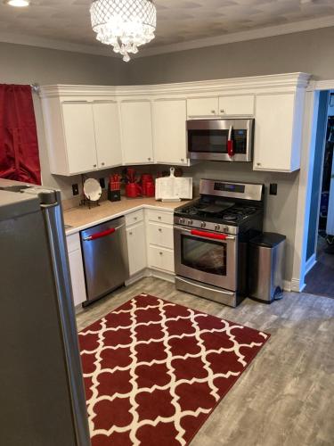 Warm & Spacious 3bdr HOME in Historic Port Norfolk in Portsmouth, USA