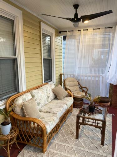 Warm & Spacious 3bdr HOME in Historic Port Norfolk