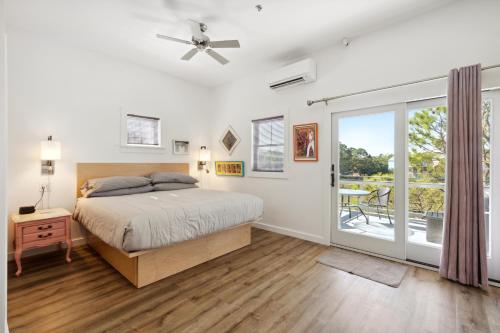 Hotel Folly with Marsh and Sunset Views - image 9