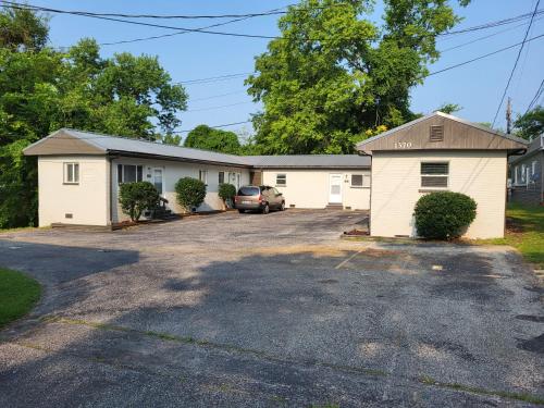 City Scape Homey 1 BR efficiency Apt near TTU and downtown - Apartment - Cookeville