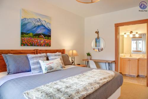 Modern Nordic 2 Bedroom Mountain View Condo