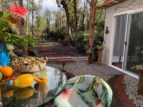Erkély/terasz, Exotic Garden cottage at amazing volcano fissure in Hawaiian Acres (HI)