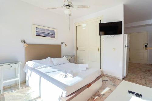 One-Bedroom Apartment image 6