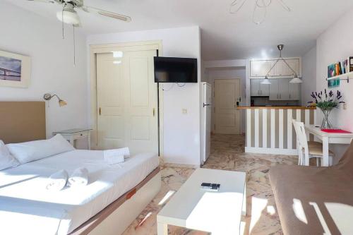 One-Bedroom Apartment image 1