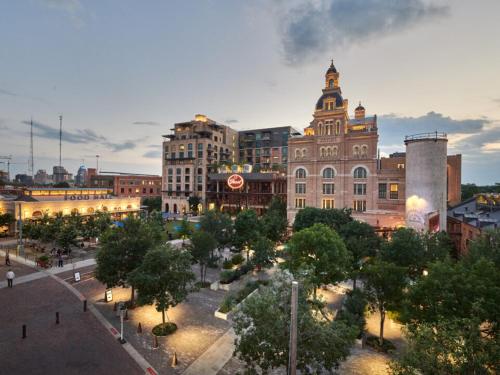 Urban Elegance Retreat near พิพิธภัณฑ์ศิลปะซานแอนโตนิโอ