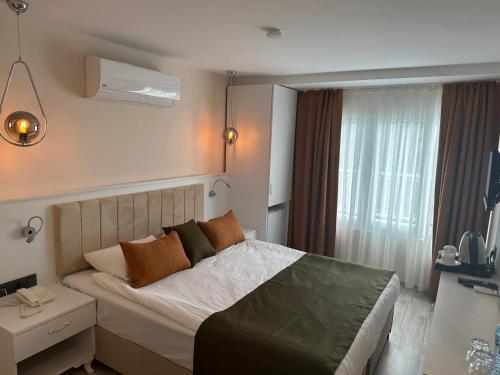 Aura Hotel - image 5